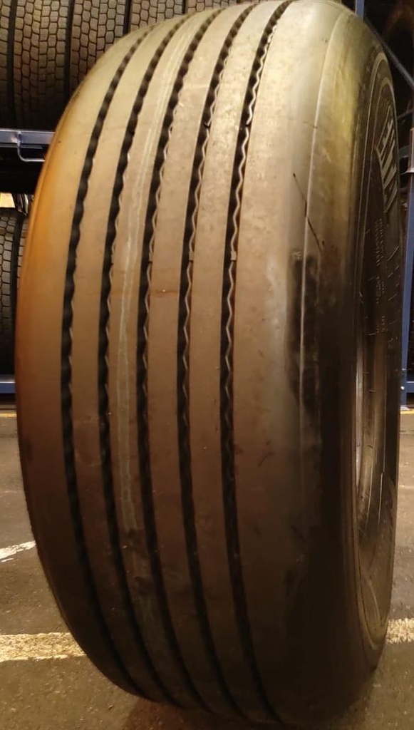 385/65R22.5 KA PINNOITETTU P16 SIS. 1 CONTINENTAL RUNKO XL TRAILER